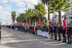 Desfile IV Medios "Homenaje Glorias Navales"