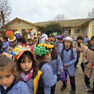 19 de julio Sombreros Reciclados