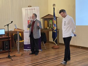 Exposición Tomás Almuna "Bueno y Qué Aprendiste"