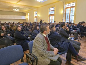 Exposición Tomás Almuna "Bueno y Qué Aprendiste"