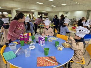 23 Cocinando con los 1º Básicos trabajo colaborativo