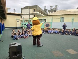 8 Visita de Forestín a ED. Parvularia