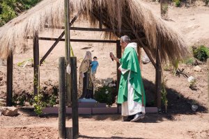 8 de noviembre Inicio Mes de María Inauguración Sendero